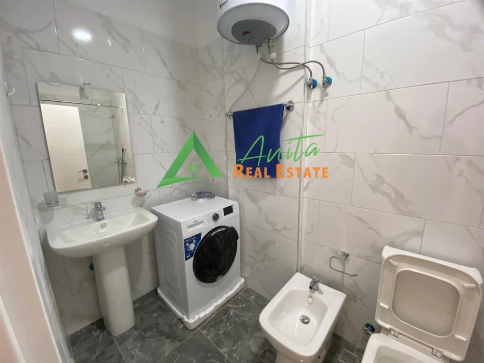 Tirane, jepet me qera apartament 2+1+Ballkon Kati 3, 100 m² 600 € (Rruga e Dibres)