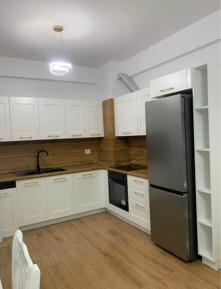 Tirane, jepet me qera apartament 1+1 Kati 3, 75 m² 450 € (URBAN GATE)
