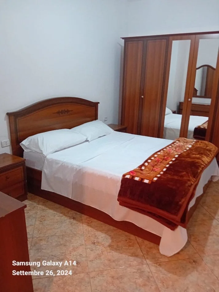 Tirane, jepet me qera 2+1 Kati 6, 90 m² 300 € (5 maj)