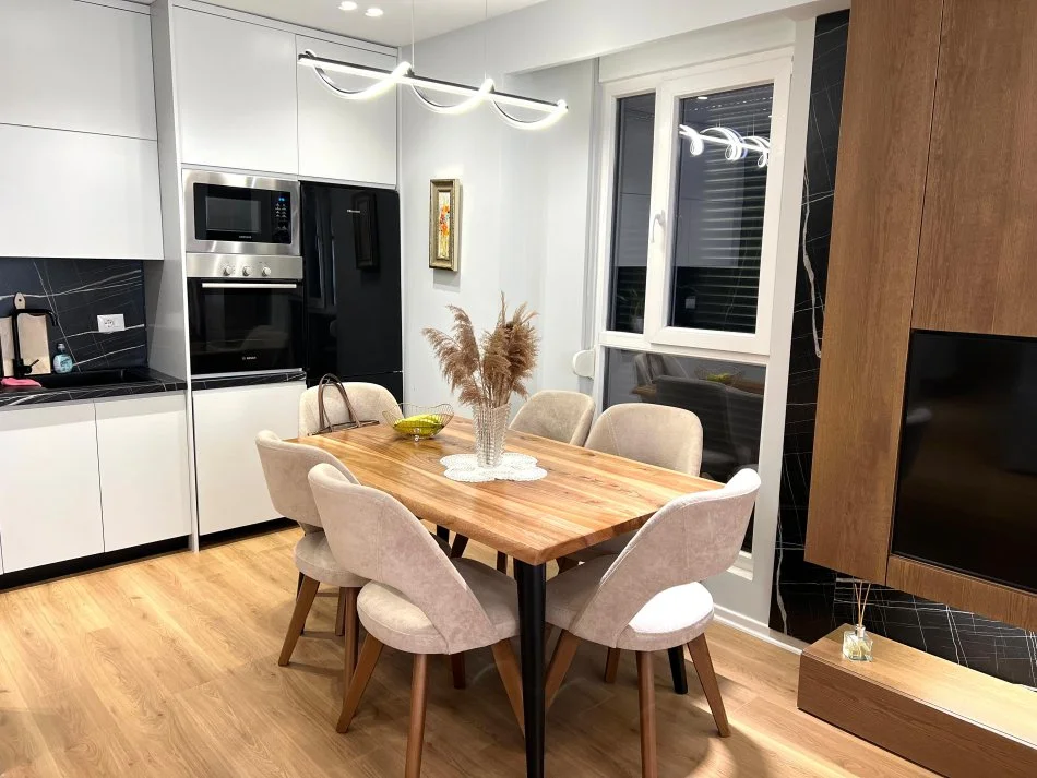 Tirane, jepet me qera 2+1+Ballkon Kati 6, 100 m² 850 € (DON BOSKO)