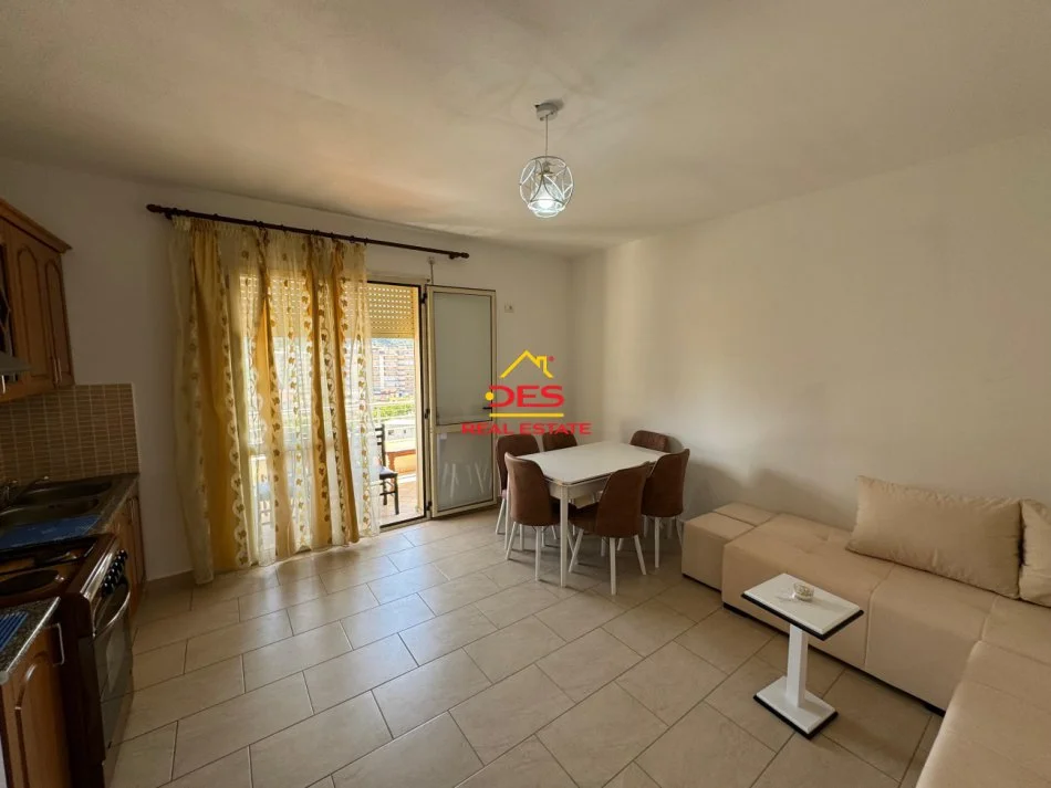 Vlore, shitet apartament 2+1+Ballkon Kati 9, 95 m² 145.000 € (Rruga Pelivan Leskaj)