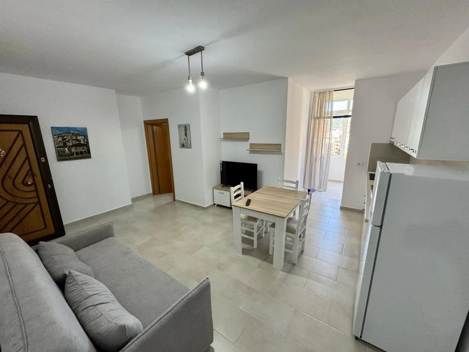 Tirane, jepet me qera apartament 1+1+Ballkon Kati 7, 60 m² 550 € (Bulevardi Gjergj Fishta)