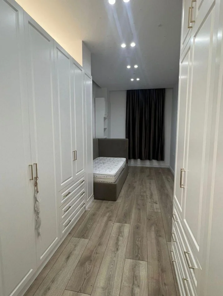 Tirane, jepet me qera apartament 2+1 Kati 8, 130 m² 2.000 € (Stadiumi Air Albania)
