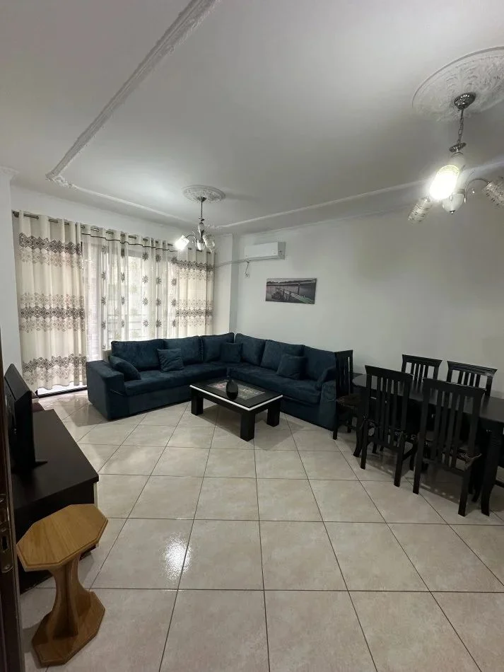 Tirane, jepet me qera apartament 2+1+Ballkon Kati 2, 100 m² 550 € (ASTIR)