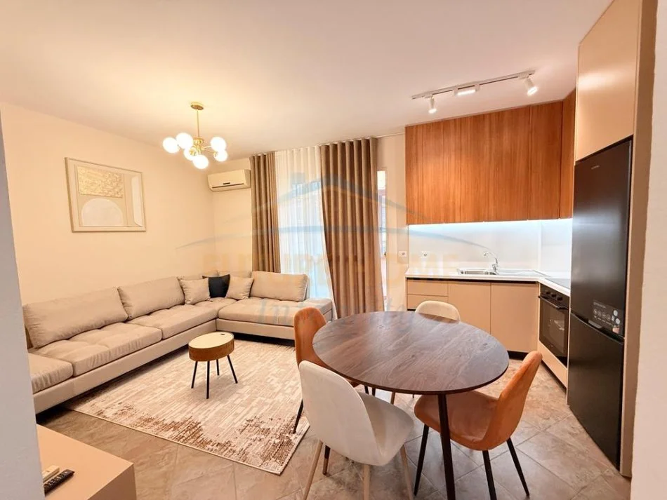 Tirane, shitet apartament 1+1 Kati 2, 65 m² 108.000 € (FRESKU)  AL61113