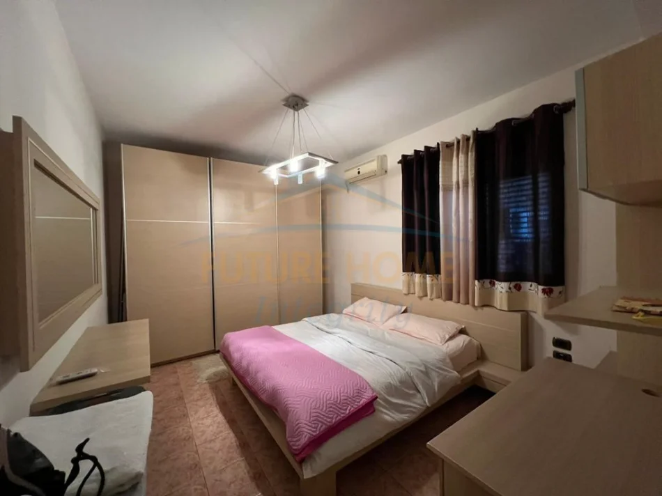 Tirane, jepet me qera apartament 3+1+2,  Kati 2, 117 m² 840 € (Shkolla e Baletit)