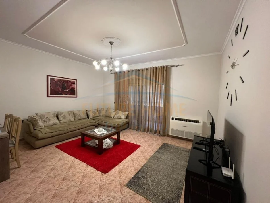 Tirane, jepet me qera apartament 3+1 Kati 2, 117 m² 832 € (Shkolla e Bashkuar)