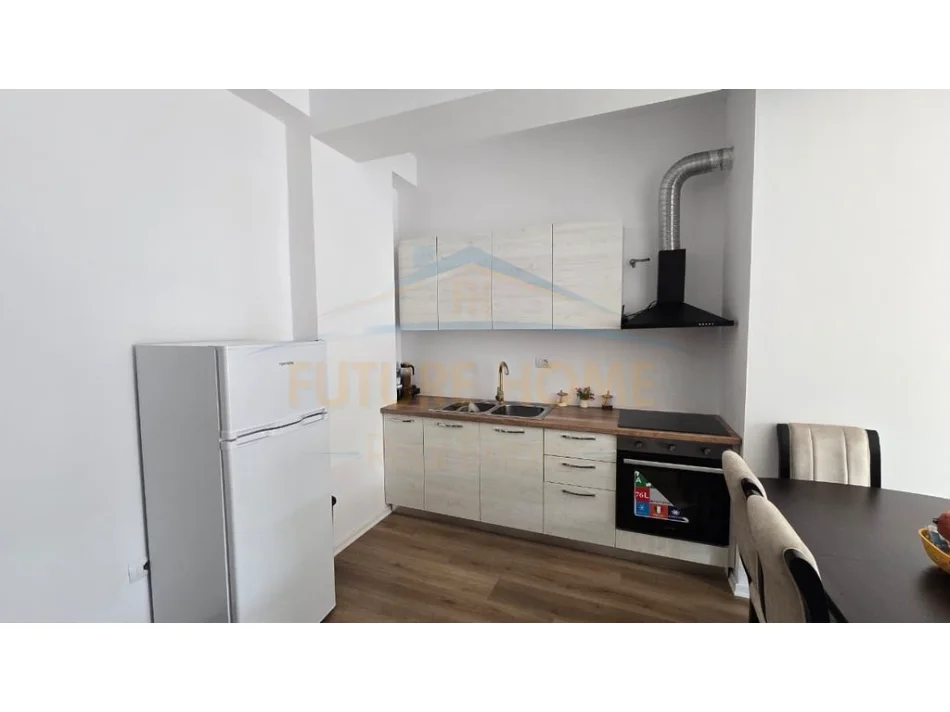 Tirane, jepet me qera apartament 2+1 Kati 7, 86 m² 500 € (Ali Demi, Tirana.)