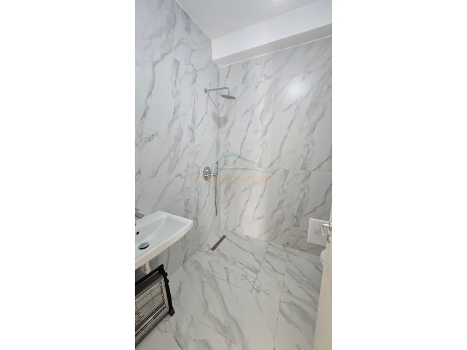 Tirane, jepet me qera apartament 2+1 Kati 7, 86 m² 500 € (Ali Demi, Tirana.)