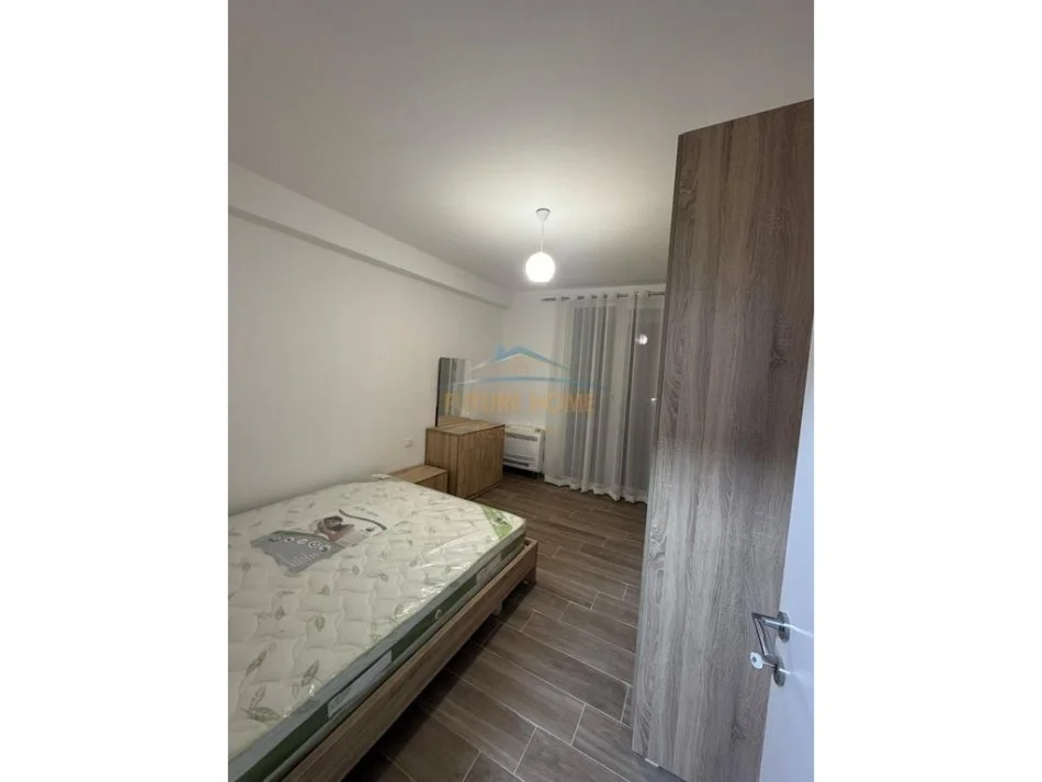 Tirane, jepet me qera apartament 2+1 Kati 2, 94 m² 520 € (Rruga 5 maj)