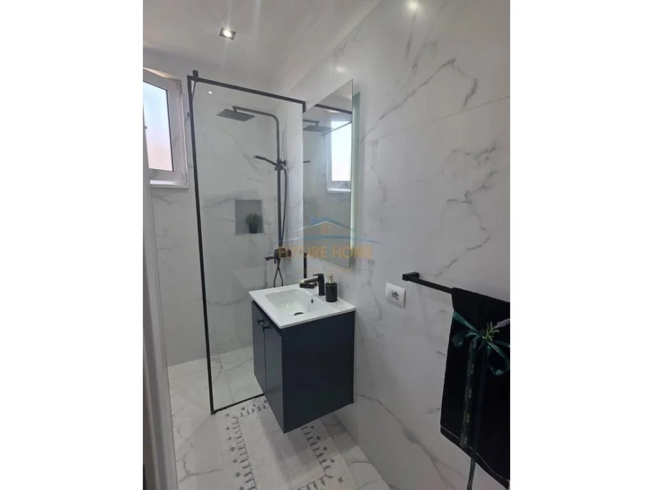 Tirane, shitet apartament 1+1+Aneks+Ballkon Kati 6, 77 m² 189.000 € (21 dhjetori)