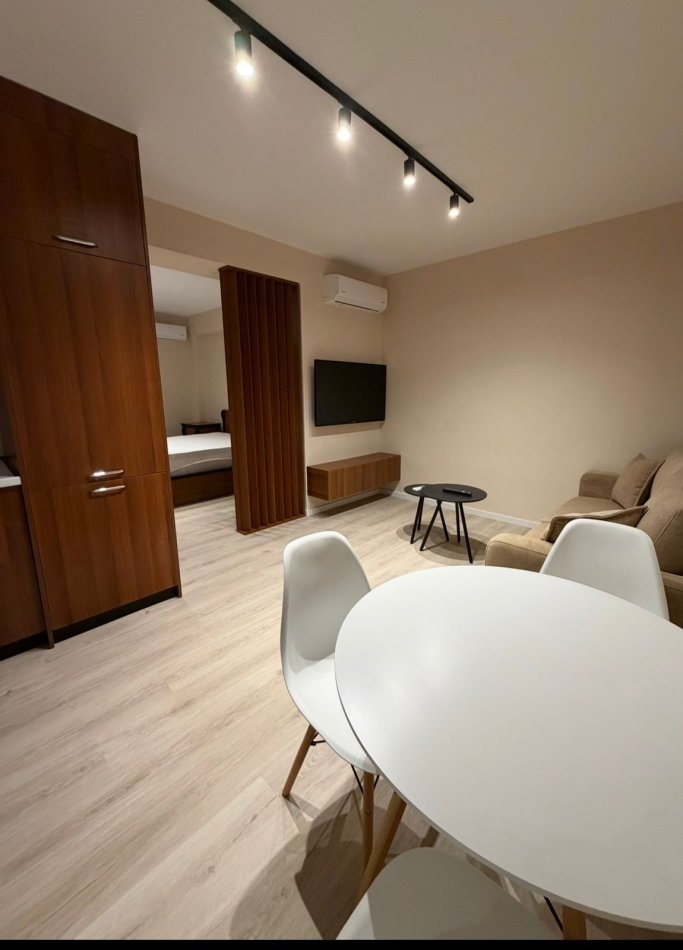 Tirane, jepet me qera apartament 2+1 Kati 1, 55 m² 500 € 