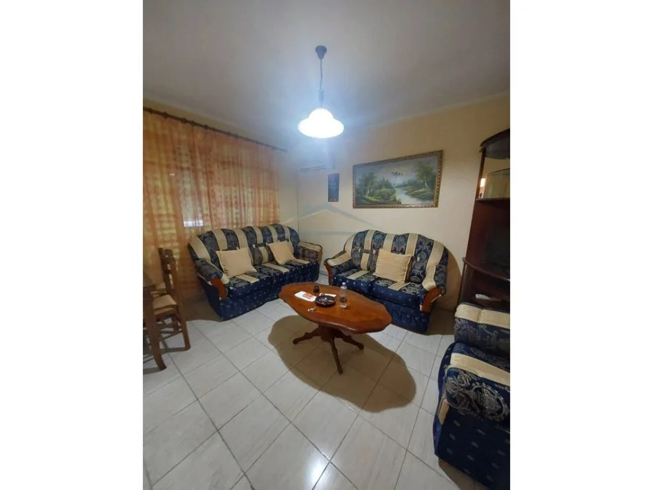 Tirane, shitet apartament 1+1 Kati 5, 50 m² 104.000 € (në rrugën Zonja Curre.)