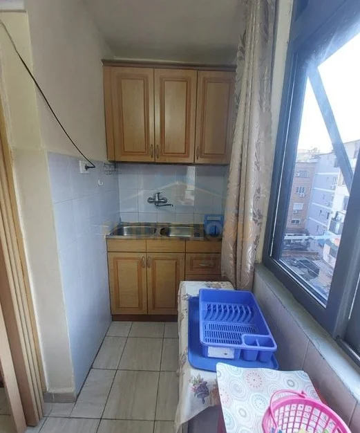 Tirane, shitet apartament 1+1 Kati 5, 50 m² 100.000 € (Ali Demi)
