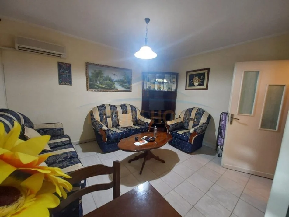 Tirane, shitet apartament 1+1+Ballkon Kati 5, 50 m² 100.000 € (ISH TREGU ELEKTRIK)