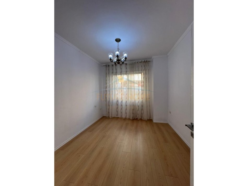 Tirane, shes apartament 2+1 Kati 3, 75 m² 112.000 € (Rruga Thesarit, Fresk)