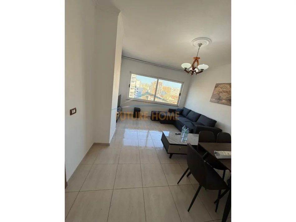 Tirane, jepet me qera apartament 2+1+Ballkon Kati 4, 85 m² 470 € 