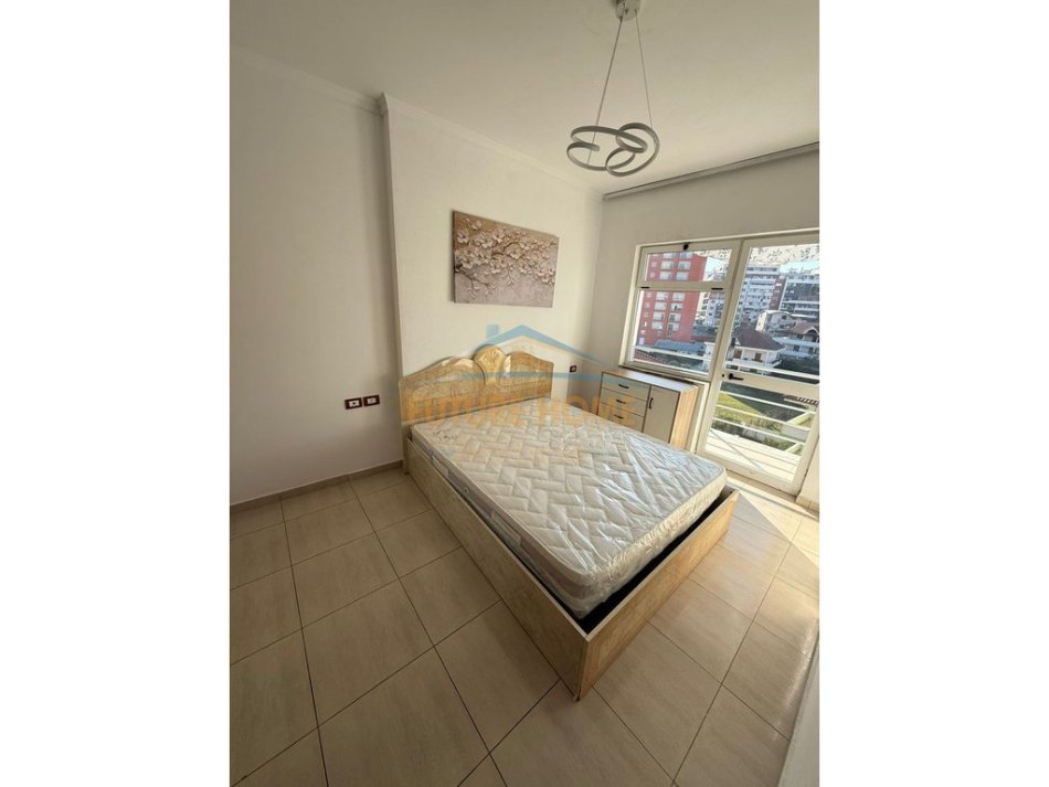 Tirane, jepet me qera apartament 2+1 Kati 4, 80 m² 470 € (YZBERISHT)