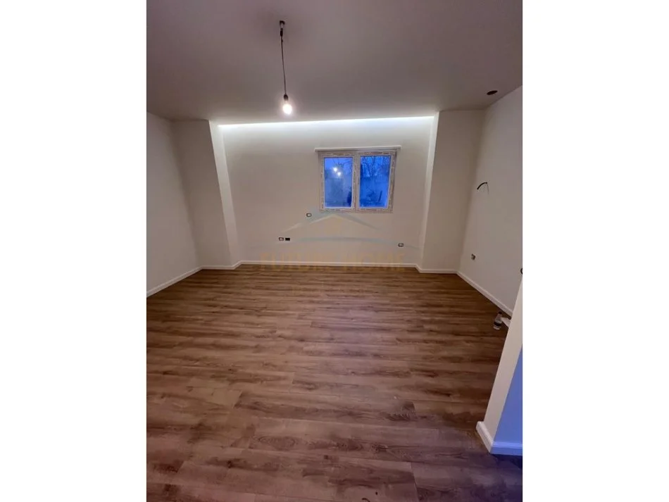 Tirane, shitet apartament 1+1+Ballkon Kati 0, 47 m² 93.000 € (Marteniteti i Ri)