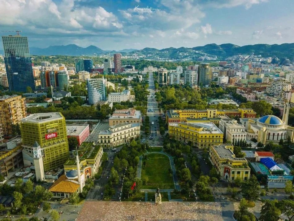 Tirane, shes ambjent biznesi , 200 m² 850.000 € (Blloku)