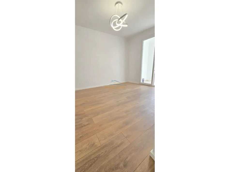 Tirane, shitet apartament 1+1 Kati 4, 58 m² 140.000 € (Rruga Kongresi i Lushnjes)