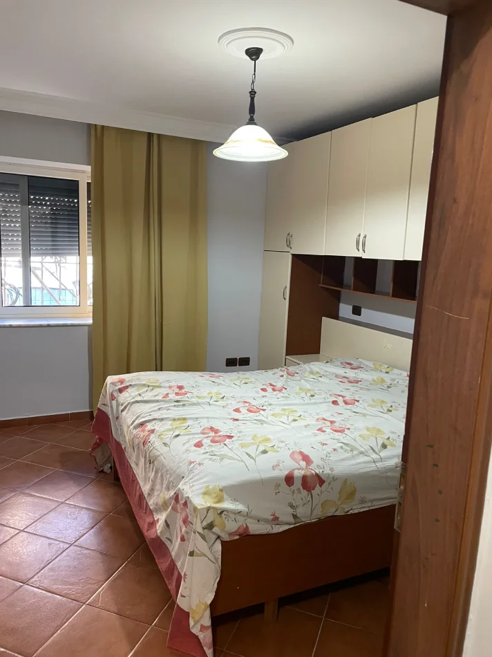 Tirane, jepet me qera apartament 1+1 Kati 1, 60 m² 500 € (Xhamia e Tabakeve)