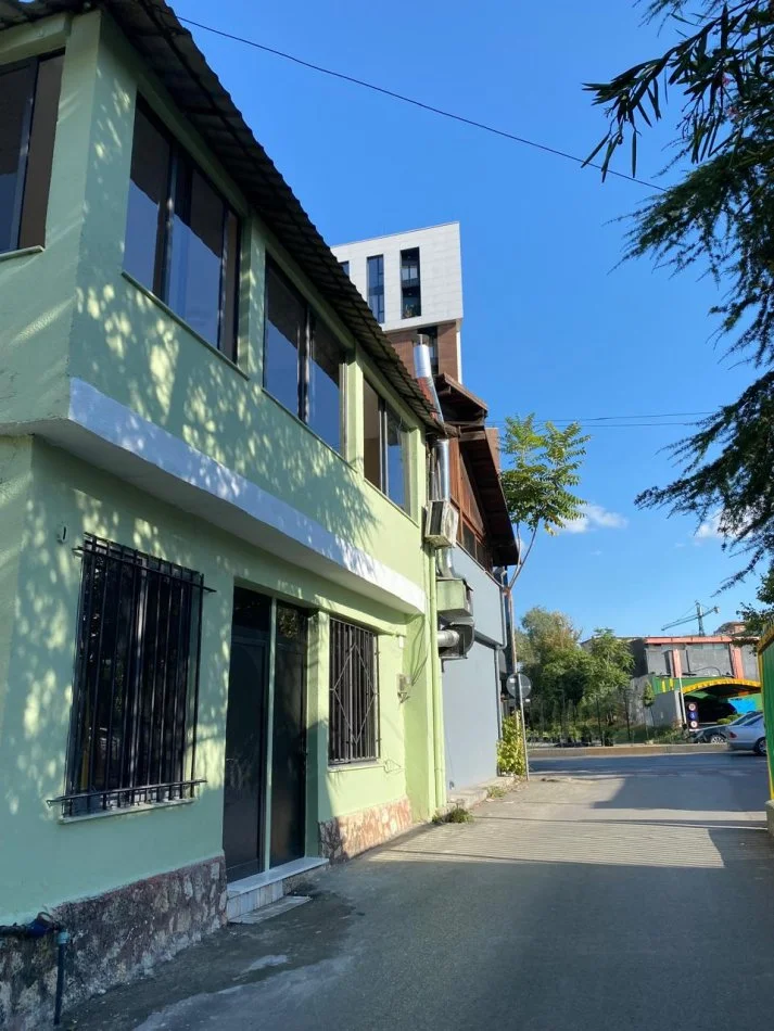 jepet me qera gazonjere  , 200 € fabrika miellit