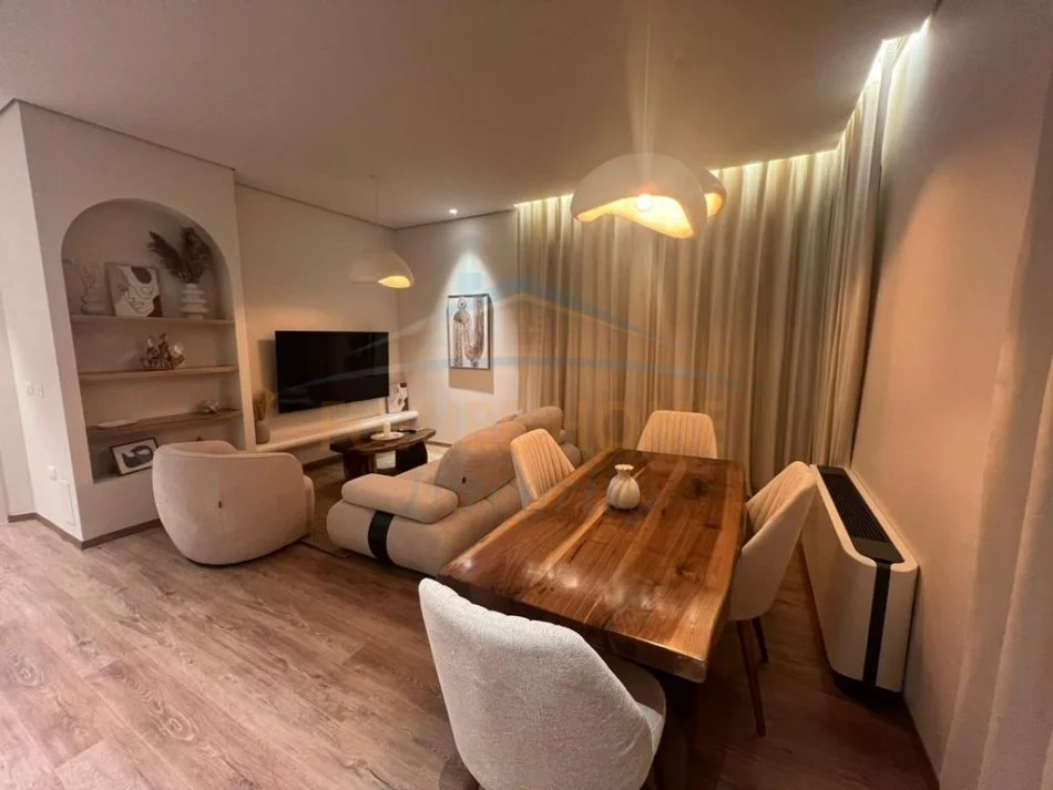 Tirane, jepet me qera apartament 2+1+Ballkon Kati 1, 99 m² 2.700 € (Green Valley Residence, Tiranë.)