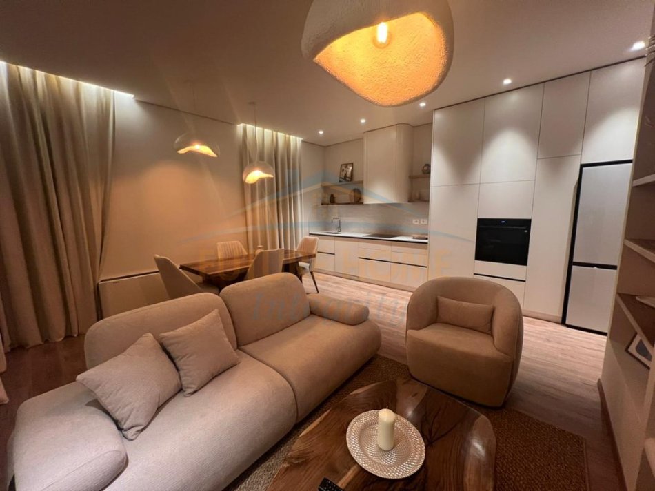 Tirane, jepet me qera apartament 2+1 Kati 1, 99 m² 2.700 € (Green Valley Residence, prane Spitalit Te Kafsheve)