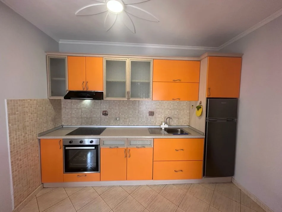 Tirane, jepet me qera apartament 1+1 Kati 7, 60 m² 450 € (Selvia , Rruga e saraceve)