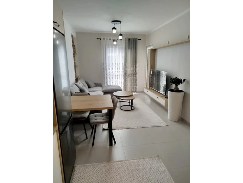Tirane, jepet me qera apartament 1+1 Kati 7, 55 m² 500 € (Univers City, QTU)