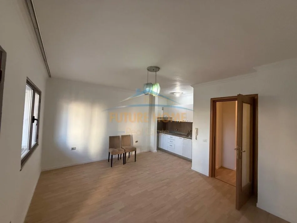 Tirane, shitet apartament 2+1 Kati 1, 105 m² 235.000 € (Selvia)