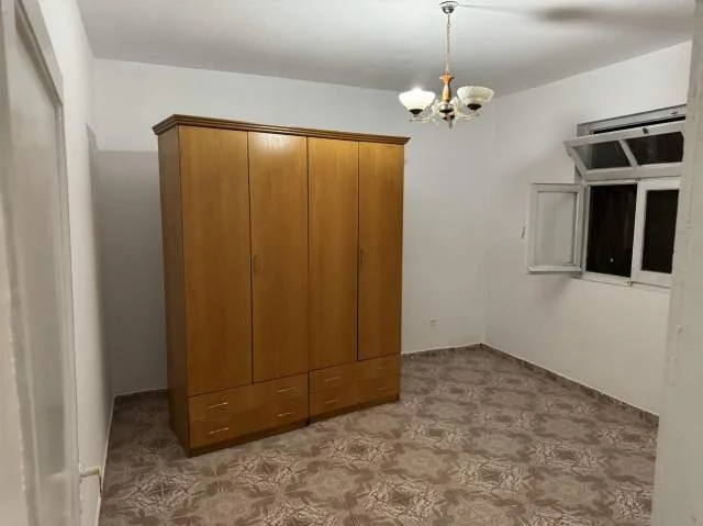 Tirane, jepet me qera shtepi 1+1 Kati 0, 74 m² 30.000  (RrKont Leopold Bertold)