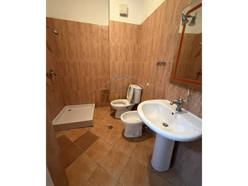 Tirane, shitet apartament 2+1+Ballkon Kati 3, 75 m² 112.000 € 