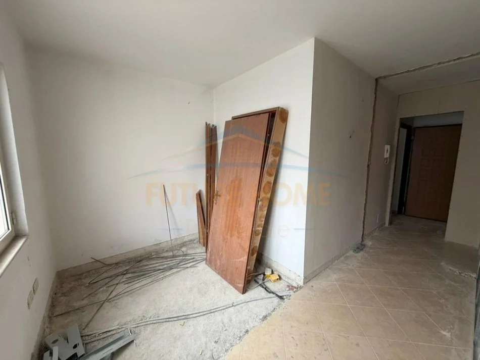 Tirane, shitet apartament 1+1 Kati 5, 69 m² 93.250 € (Fresk)