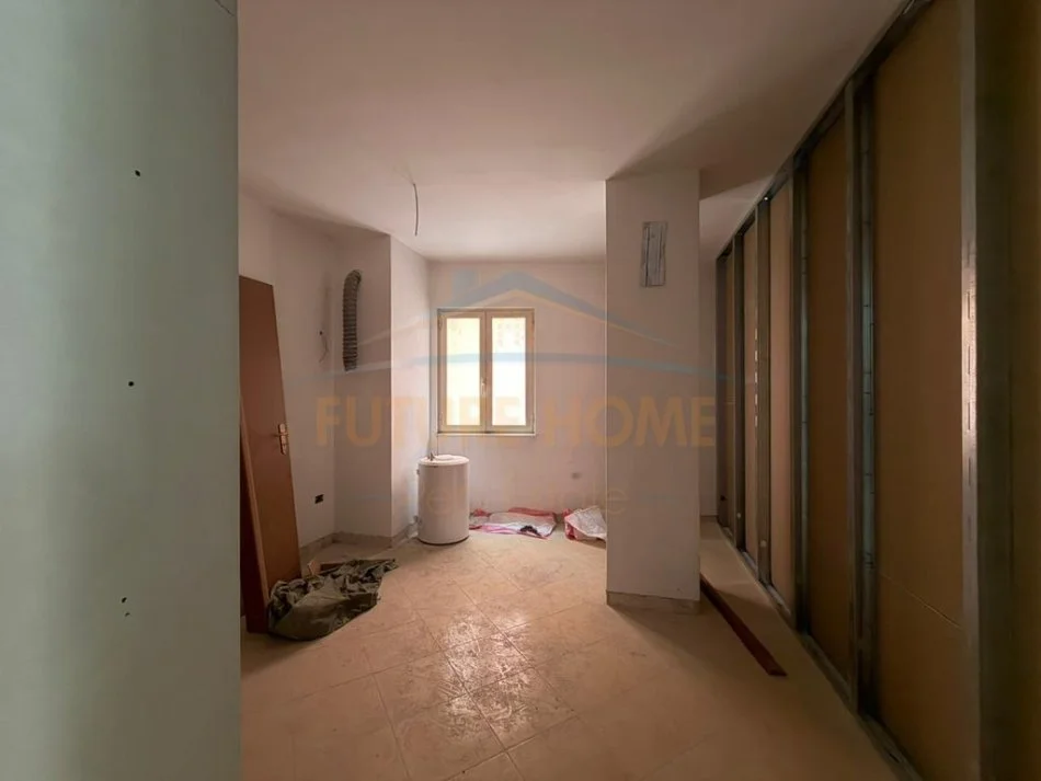 Tirane, shitet apartament 1+1+Ballkon Kati 5, 69 m² 96.698 € (Fresk)