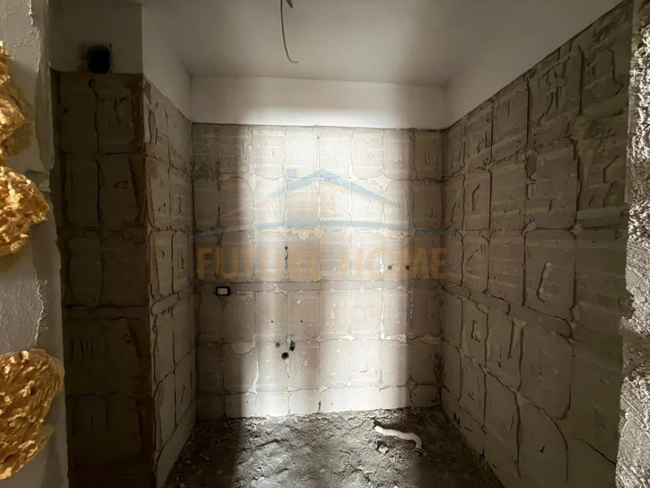 Tirane, shitet apartament 1+1 Kati 5, 69 m² 96.698 € (Fresk , Tirane)