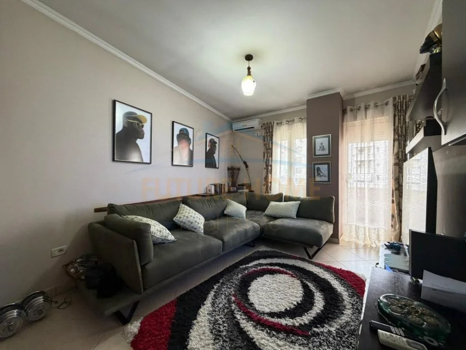 Tirane, shitet apartament 1+1 Kati 4, 88 m² 123.186 € (FRESKU)