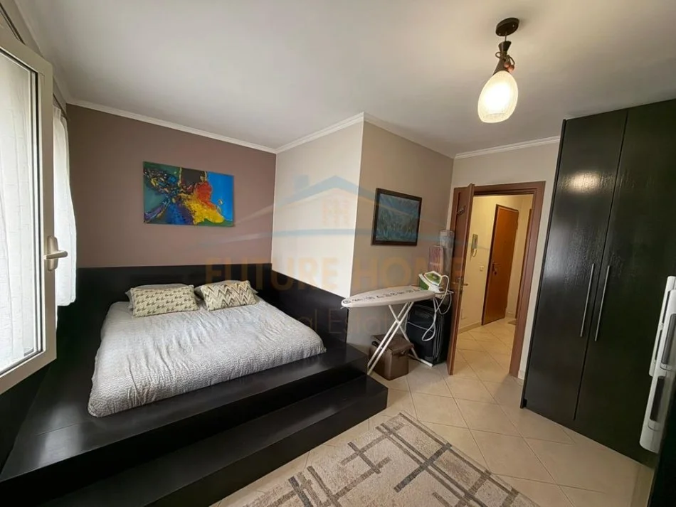 Tirane, shitet apartament 1+1 Kati 4, 88 m² 123.186 € (FRESKU)