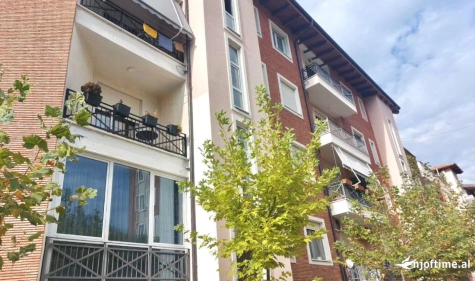 Shitet Penthouse Unik: ME CMIM TE CMENDUR 🔥770€/m2* -  3+1 (359m2) + 2 Vende Parkimi Personale ME LARTESI 5.2M deri 3M + Verande Gjigande Me Pamje Fantastike  ( 📍 Rezidenca G&P - K. E Diellit ) Ndertim I V 2020, Cilesi Premium Ndertimi, Me Ashensor