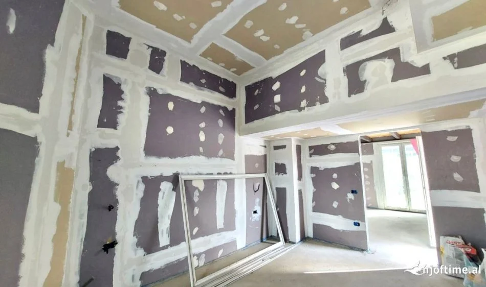 Shitet Penthouse Unik: ME CMIM TE CMENDUR 🔥770€/m2* -  3+1 (359m2) + 2 Vende Parkimi Personale ME LARTESI 5.2M deri 3M + Verande Gjigande Me Pamje Fantastike  ( 📍 Rezidenca G&P - K. E Diellit ) Ndertim I V 2020, Cilesi Premium Ndertimi, Me Ashensor