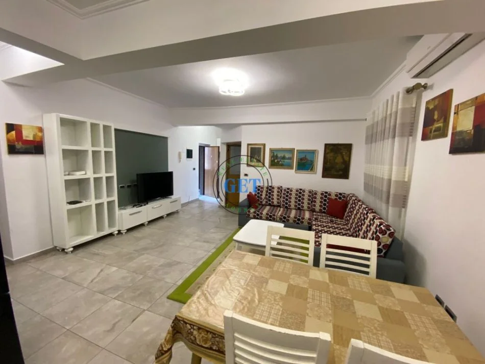 Durres, jepet me qera apartament 2+1+Ballkon Kati 2, 96 m² 500 € (Bulevardi, Durres)