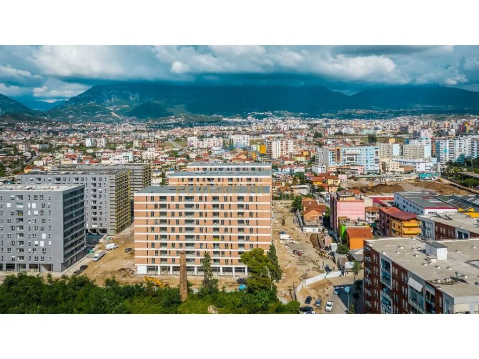 Tirane, jepet me qera ambjent biznesi Kati 0, 132 m² 700 € (Don Bosko)