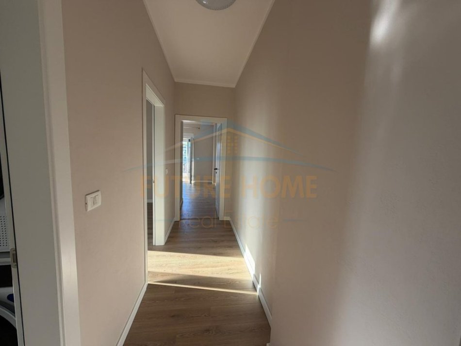 Durres, shes apartament 2+1+Ballkon Kati 9, 103 m² 140.000 € (Prane Markates, Durres)