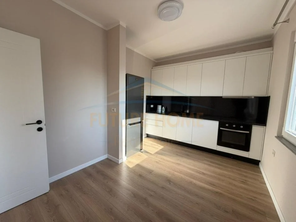 Durres, shes apartament 2+1+Ballkon Kati 9, 103 m² 140.000 € (Prane Markates, Durres)