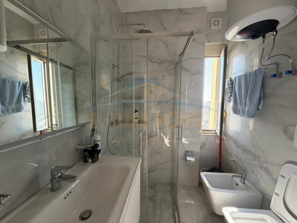 Durres, shes apartament 2+1+Ballkon Kati 9, 103 m² 140.000 € (Prane Markates, Durres)