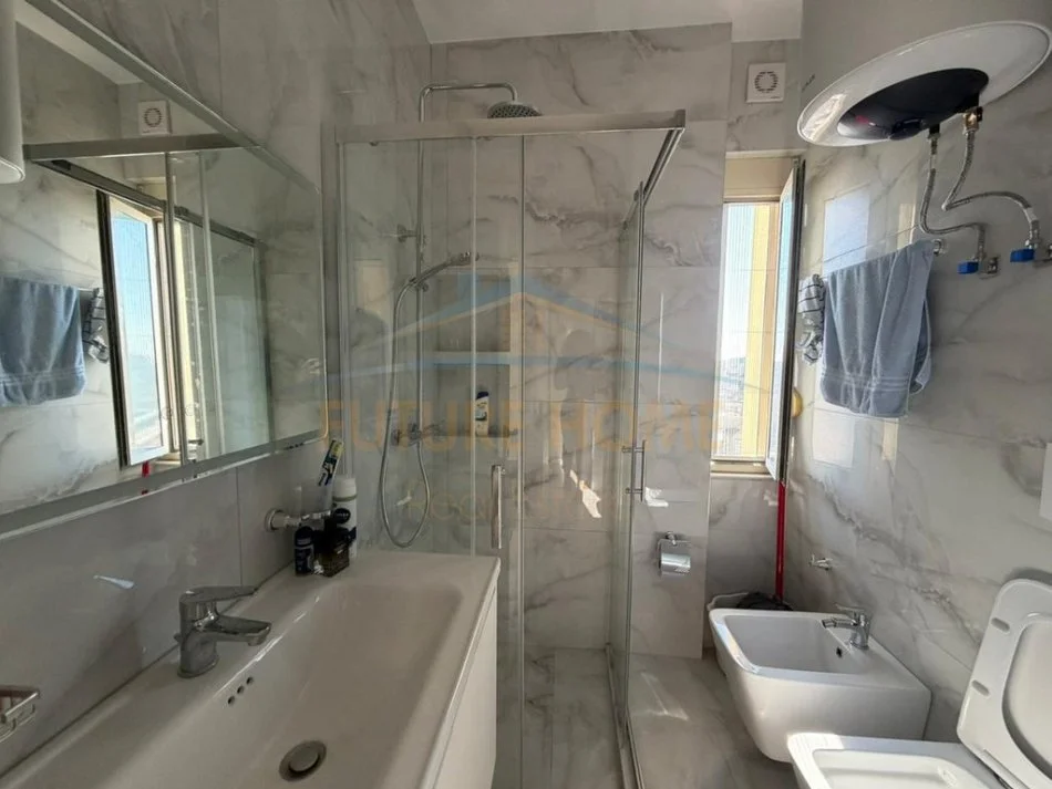 Durres, shes apartament 2+1+Ballkon Kati 9, 103 m² 140.000 € (Prane Markates, Durres)