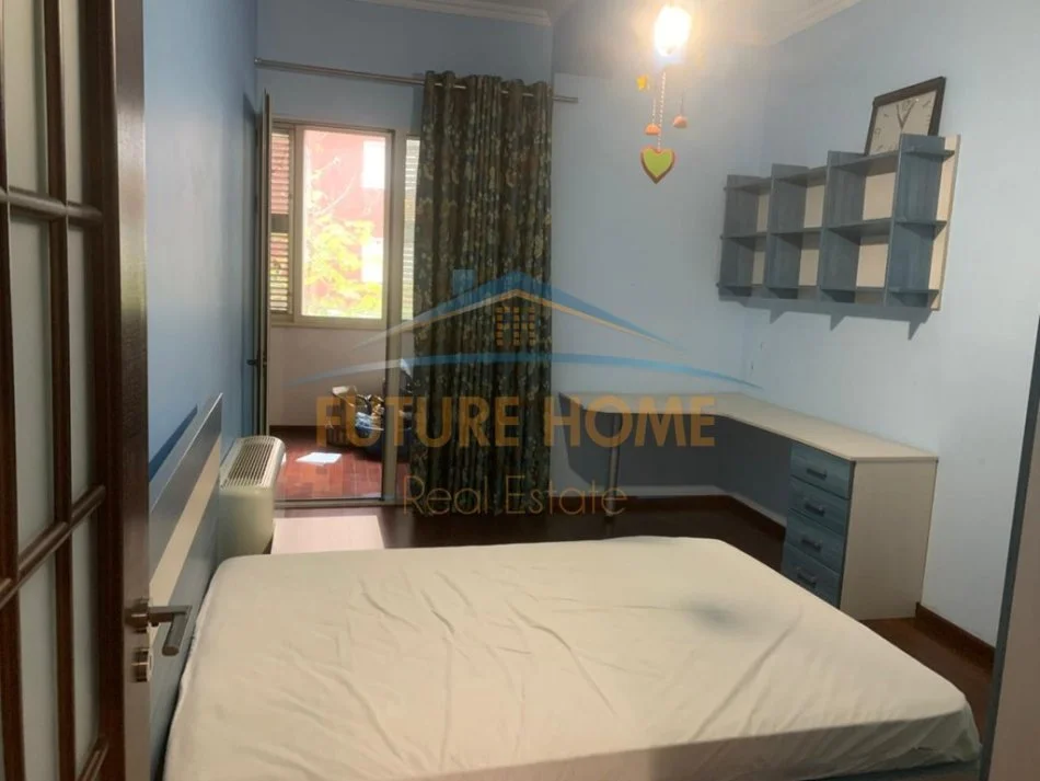 Tirane, shitet apartament 2+1+2+Post Parkimi Kati 1, 124 m²