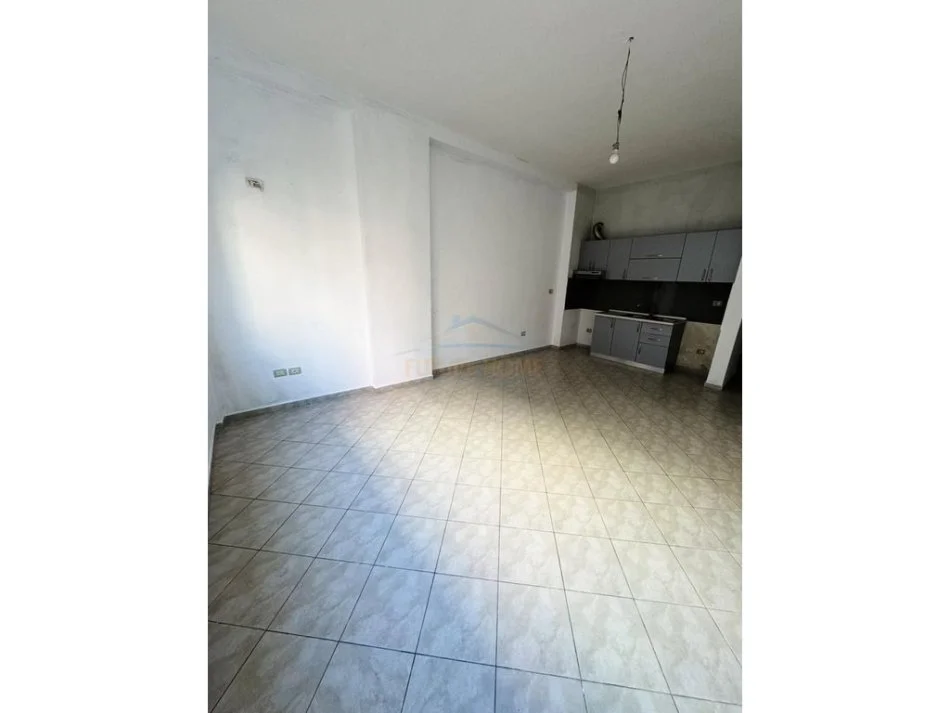 Tirane, shitet apartament 1+1 Kati 1, 69 m² 96.600 € (Rruga Muhamet Deliu)
