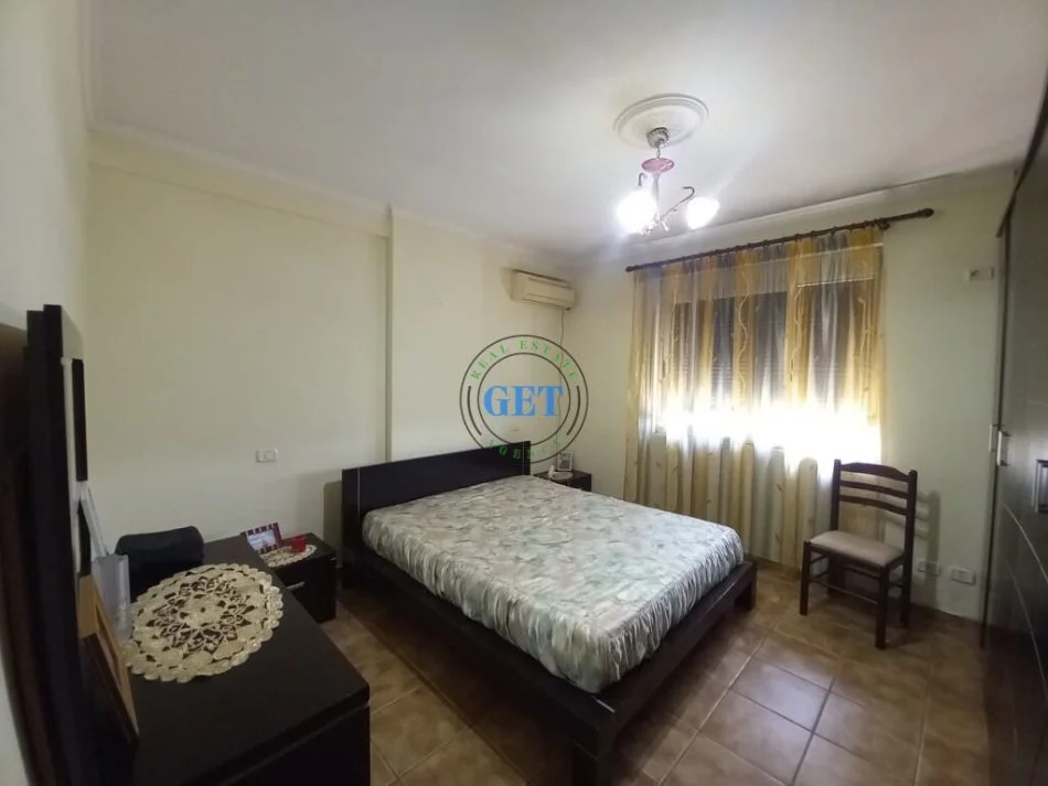 Durres, jepet me qera apartament 2+1+Ballkon Kati 7, 95 m² 300 € (Muzeumi, Durres)